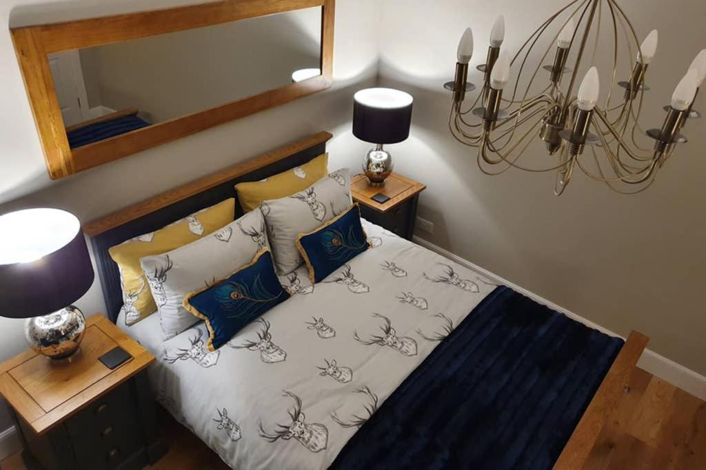 Smart & Stylish Holiday Apartment In The City Centre Инвернесс Экстерьер фото