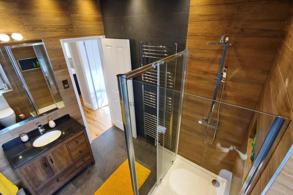 Smart & Stylish Holiday Apartment In The City Centre Инвернесс Экстерьер фото