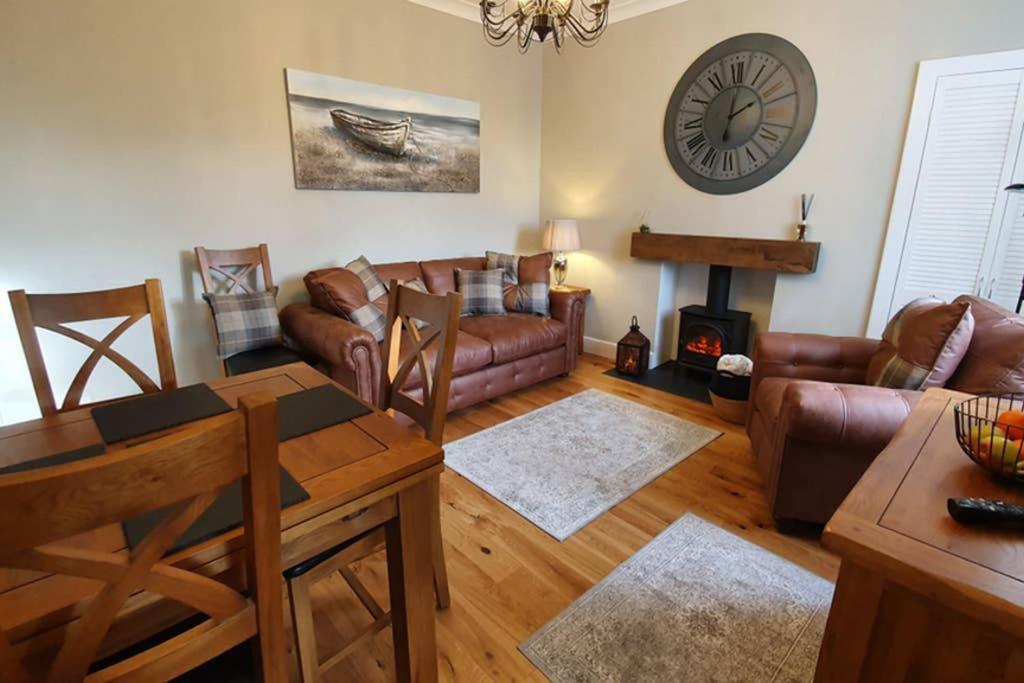 Smart & Stylish Holiday Apartment In The City Centre Инвернесс Экстерьер фото