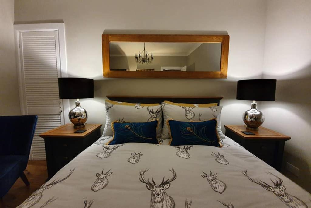 Smart & Stylish Holiday Apartment In The City Centre Инвернесс Экстерьер фото